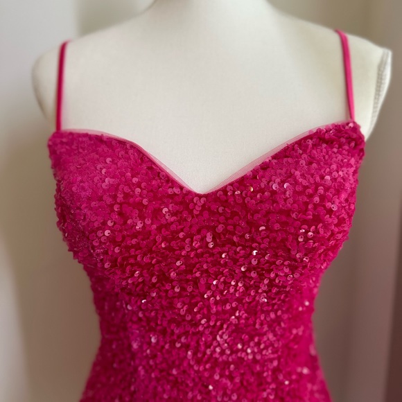 Stunning Pink Sequin Mini Dress - Picture 7 of 7